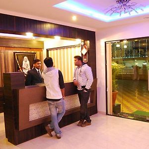 Hotel Lee Grand